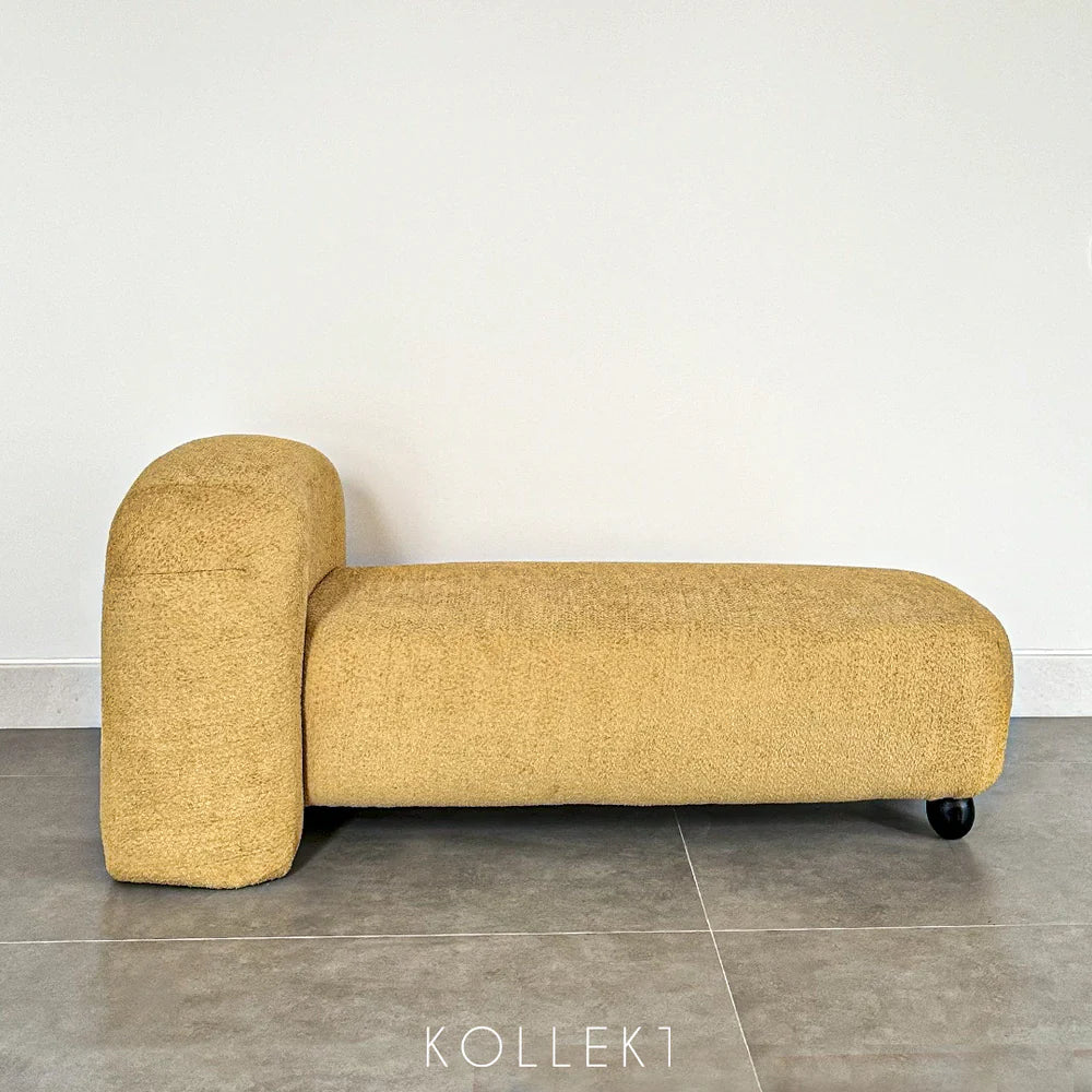 Pebble Form Seat
