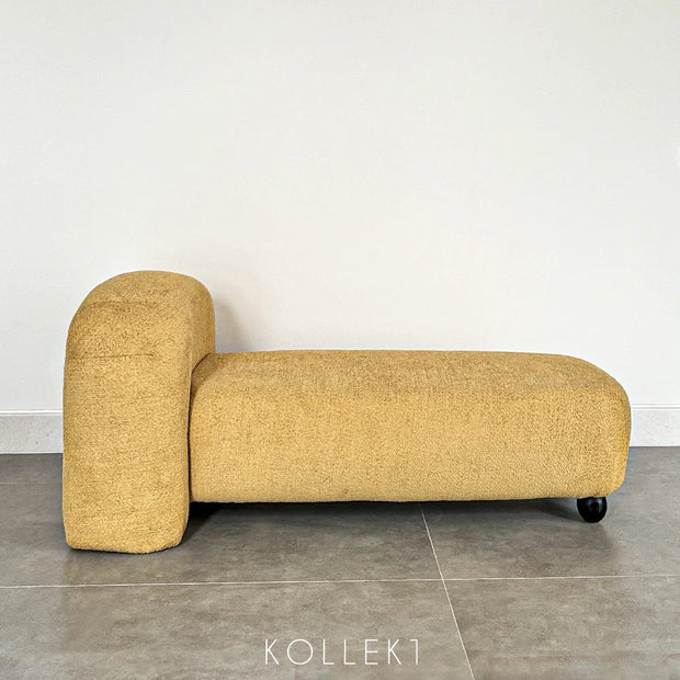 Pebble Form Seat